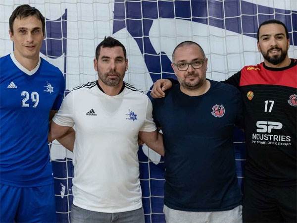 הקפטנים והמאמנים לפני הגמר (פאבל אפאנוב)