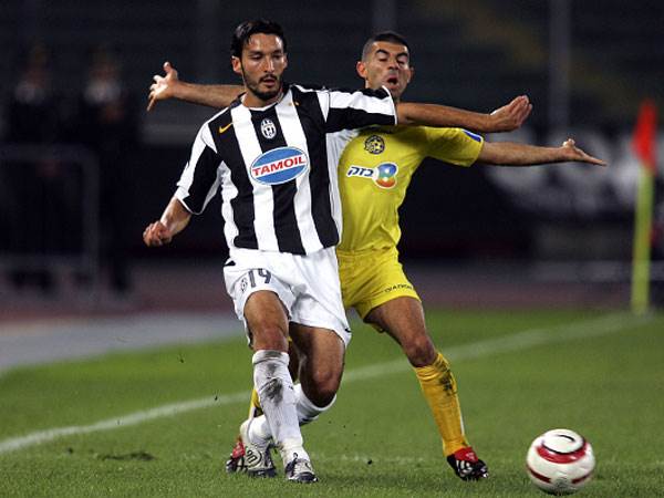 "בתקופה ששיחקתי הספקתי המון", ביטון מול ג'יאנלוקה זמברוטה (Photo by Adam Davy - PA Images via Getty Images)