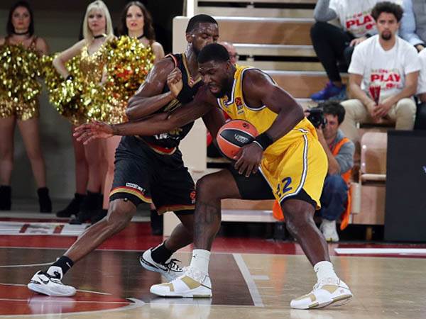 וגם פויתרס סיפק את הדקות שלו מהספסל (getty)