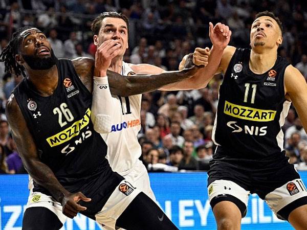 JAVIER SORIANO/AFP via Getty Images