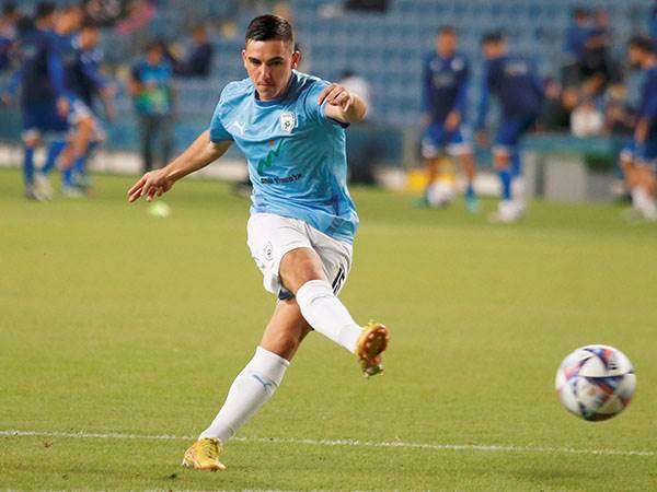 יוביל את הנבחרת לניצחון ברומניה? גלוך (אלן שיבר)