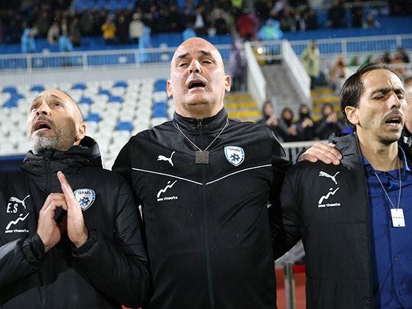 "אחרי מרץ, כולנו נקבל החלטות" (צילום: אודי ציטיאט)