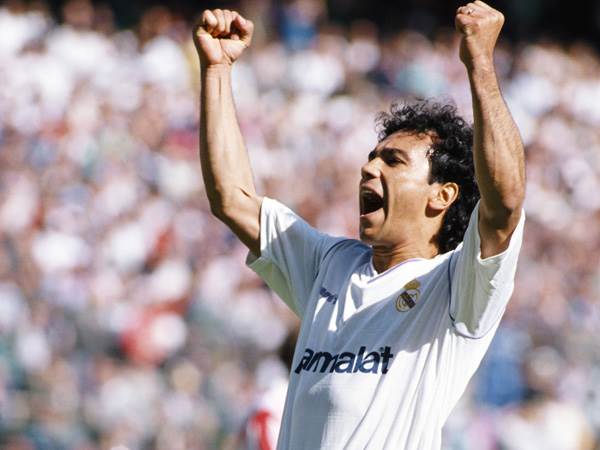 סאנצ`ס. חמש אליפויות רצופות לא באות ברגל (GETTY)