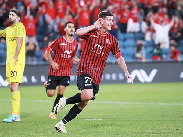 אוהד אלמגור הבקיע ראשון (קובי אליהו)