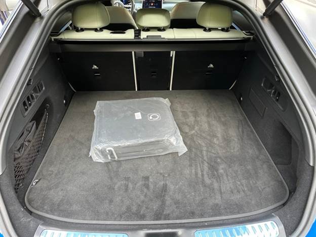 תא המטען בפלאג-אין מפסיד 155 ליטר