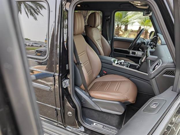 את הדלתות פה לא סוגרים. טורקים!