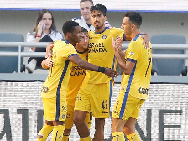 למרות זאת, קניקובסקי כבש את הראשון (אלן שיבר)