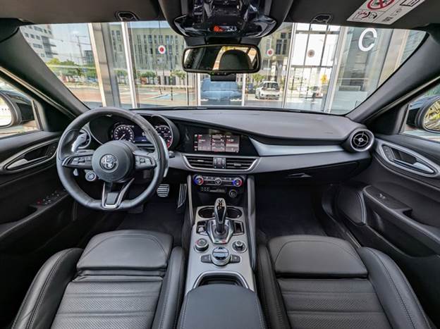 תא הנוסעים התחדש כבר במתיחת הפנים הראשון