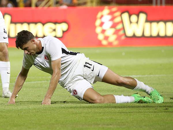 הפועל ת“א חוטפת מהלומה ראשונה (צילום: אודי ציטיאט)