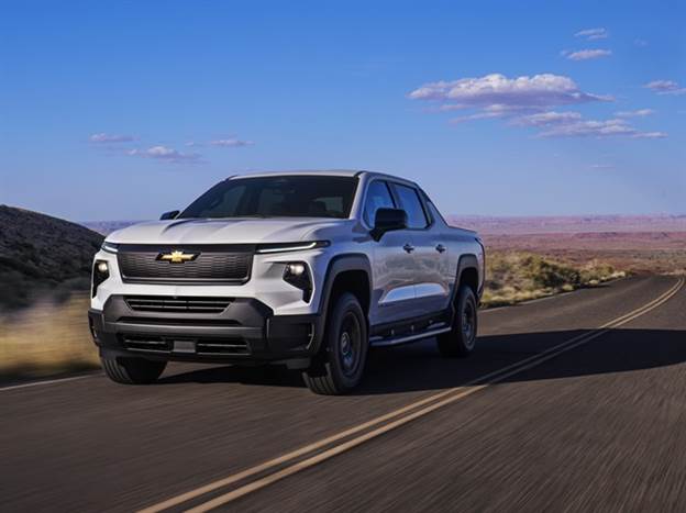 פחות חזק מפורד F-150 לייטנינג, אבל הוא מפצה על כך בטווח הנסיעה