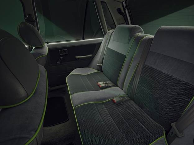 לבן פנינה מבחוץ כמו קיה EV6 ונגיעות ירוקות מבפנים כמו ה-EV6 GT