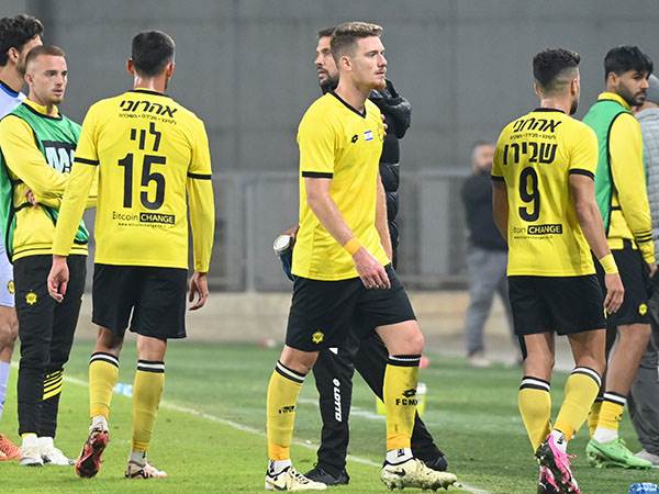 היהלומים בצרות (ברני ארדוב)