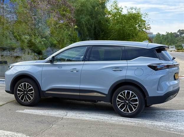 ג`יפון קומפקטי, חסכוני ובמחיר תחרותי. הפעם זה יצליח לו?