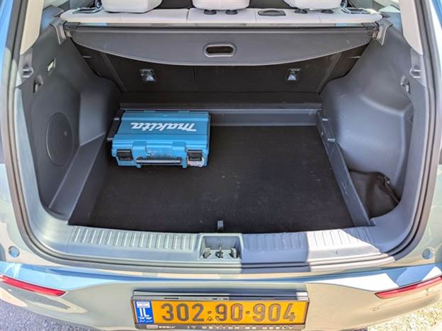 EX5 - תא מטען גדול עם מפתח רחב, אך ללא מדף עליון