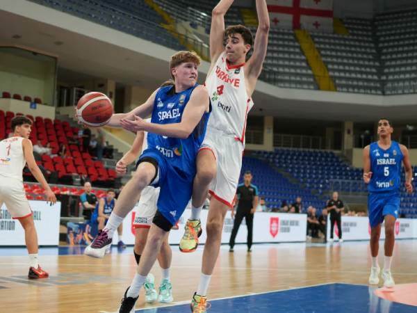 ברגל שמאל (FIBA)