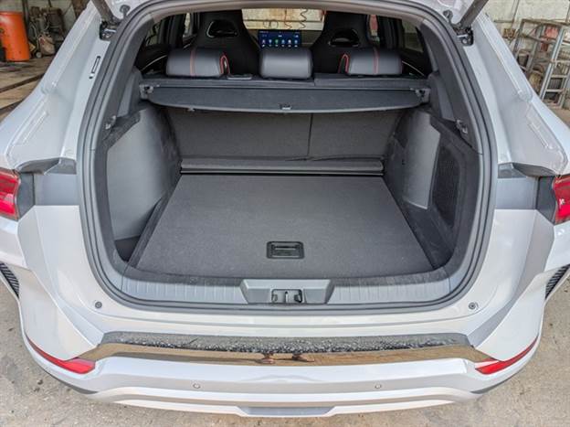 תא המטען של הסיל U מדורג אחרון, אך הוא שימושי בפני עצמו