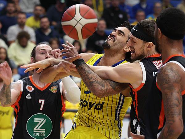 סנטוס. מהשחקנים שיכולים להתעורר בהיכל (דני מרון)