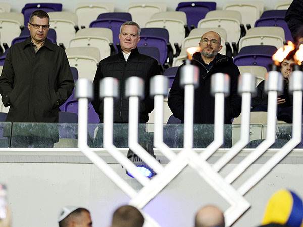 חנוכה בבלומפילד (אלן שיבר)