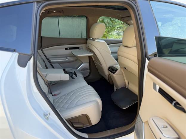 גם מאחור לא חסר פינוקים