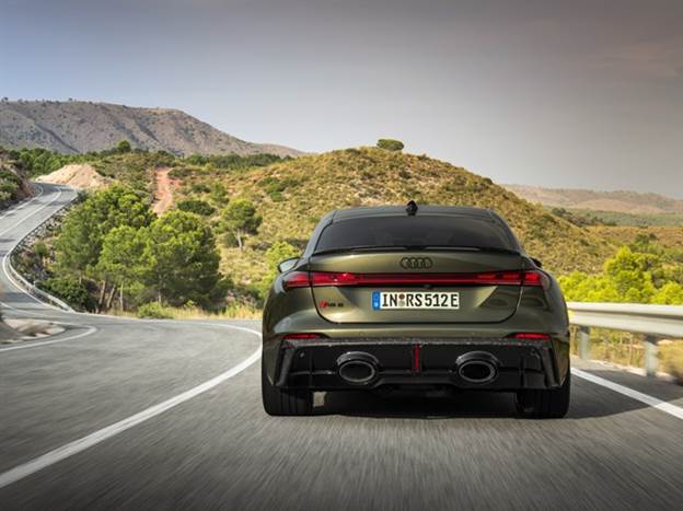 אי אפשר לפספס את צמד יציאות המפלט האובליות