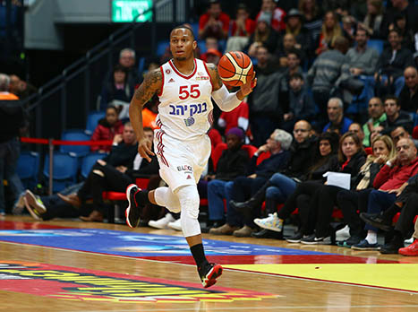 לקח פיקוד במאני טיים. ג'רלס (מנהלת הליגה)