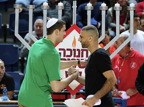 אווירת חנוכה בדרייב אין (אלן שיבר)