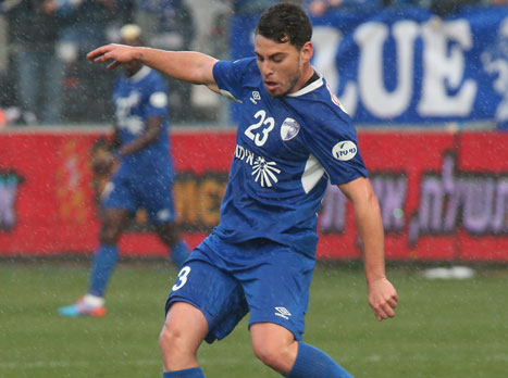 אזוהרוי. יירד לספסל (סוכנות ג'יני)