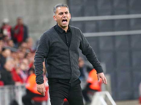 פגע בול בשחקני הרכש. יחזקאל (דני מרון)