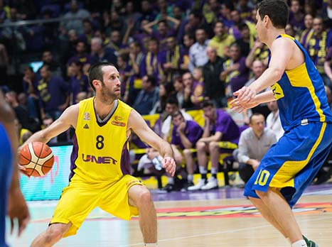 יבזורי. בחולון בנו עליו לקראת רגעי ההכרעה (אלן שיבר)