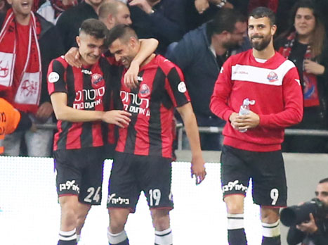 לאלה חוגג עם סרדל: "מקווה שנגיע לפלייאוף העליון" (יוסי שקל)