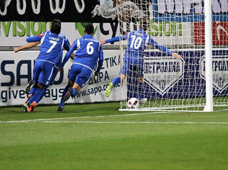 חגיגה של החניכים של רוני לוי (האתר הרשמי של אנורתוזיס)