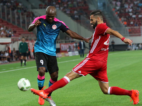 בהר הגעש ביוון מול אולימפיאקוס ב"ש הוציאה 0:0 הירואי (אודי ציטיאט)