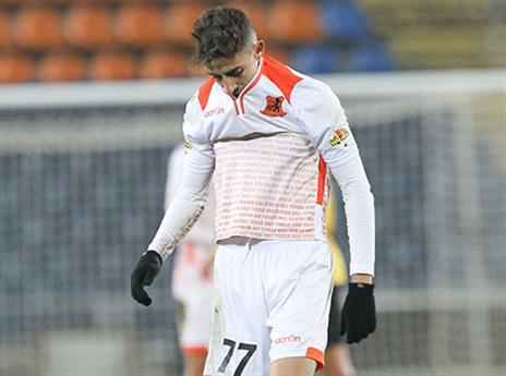 האוהדים התגעגעו. דולב חזיזה חוזר (צילום: אלן שיבר)