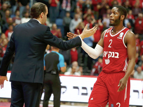 דייסון עם פיאניג'אני: "נצטרך להזיז את הכדור יותר" (אלן שיבר)