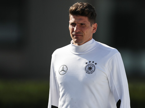 גומז באימון. לב: "הוא יוצר בעיות להגנות" (Getty)