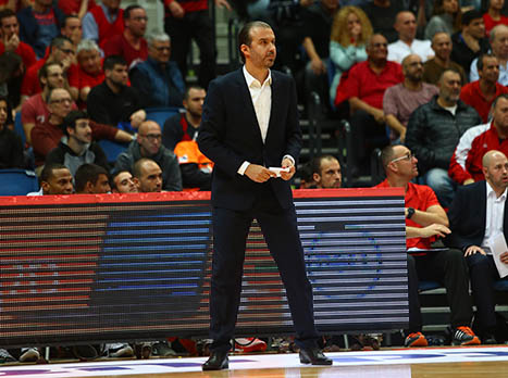 בצל הצרות, פיאניג'אני המריא לאיטליה (אלן שיבר)