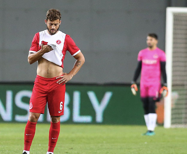 יקבל שוב הצ'אנס? גוטליב (אלן שיבר)