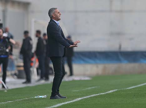 יחזקאל אתמול במושבה. סופג אש, עדיין אין שיחות עם מחליפים פוטנציאליים (נימרוד גליקמן)