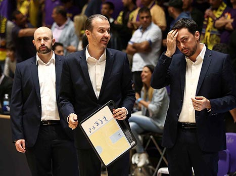 סומך על ג'רלס. פיאניג'אני (אלן שיבר)