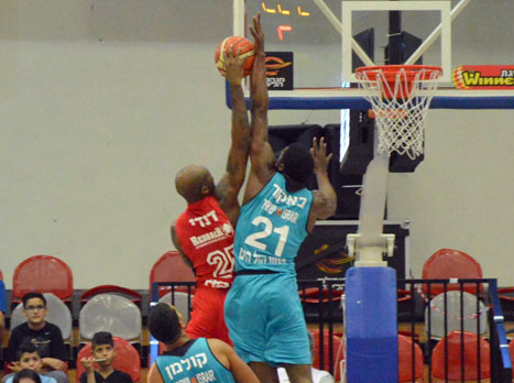 באקנר מקבל בברכה את דנדי לליגה (מנהלת הליגה)