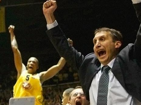 "הוכיח את יכולות האימון שלו". בלאט בצעירותו עם מכבי