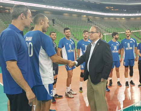 השגריר בסלובניה הגיע לעודד (צילום: איגוד הכדורעף)