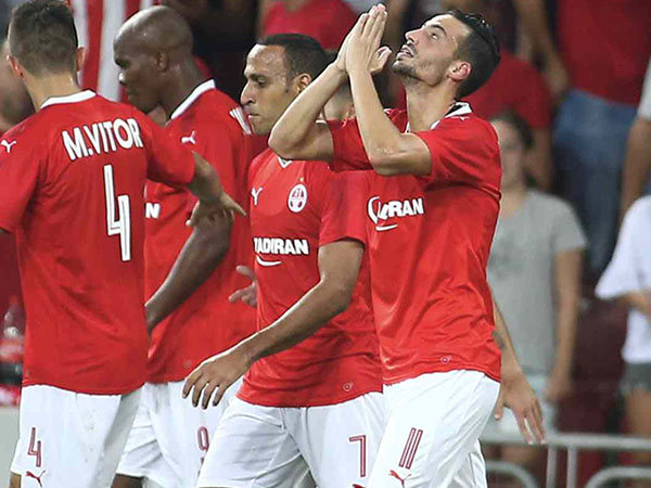 שער מרהיב לאיינבינדר בבכורה (אלן שיבר)