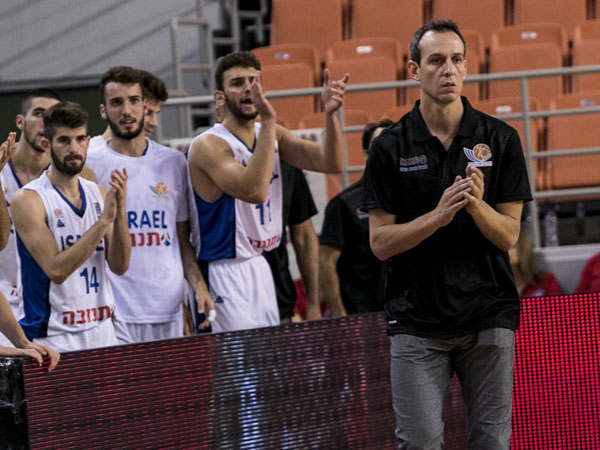 קטש. גם הוא לא הגיע לחצי הגמר עם נבחרת העתודה כשחקן (Fiba)