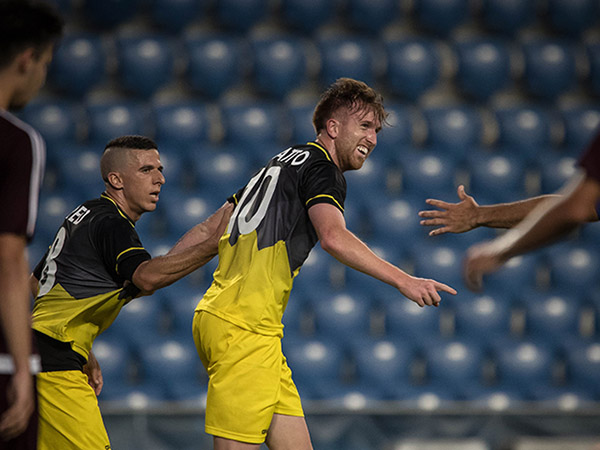 בתמונת ההרכב. ז'אורז'יניו (ספי מגריזו)