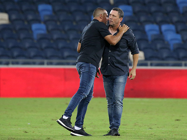 לא משתגע מ-9 מ-9 (יוסי שקל)