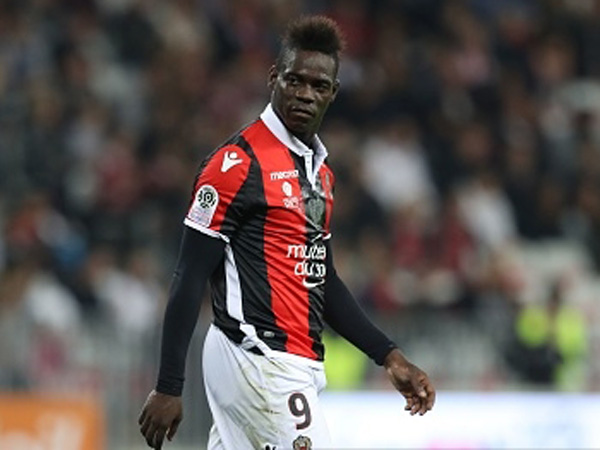 באלוטלי מתוסכל. רק נקודה לניס (getty)