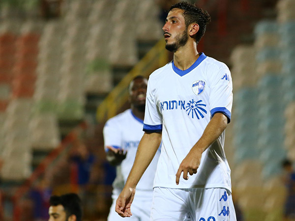 עשוי לרדת לספסל. יחזקאל (לירון מולדובן)