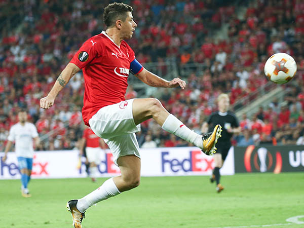 נשאר אדום. מליקסון (דני מרון)