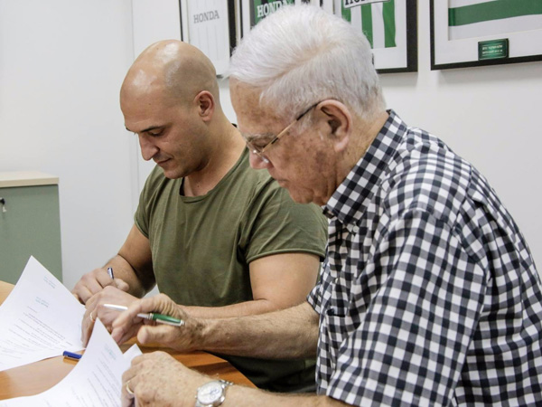 שחר יהיה חייב לתת לאלאך יד חופשית (האתר הרשמי של מכבי חיפה)